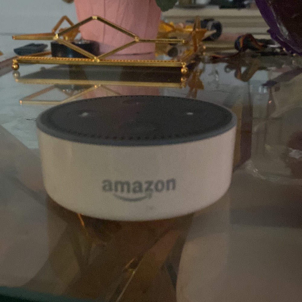 White amazon alexa - Picture 2 of 4